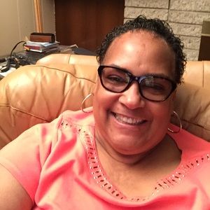 Meet your Posher, Lenora